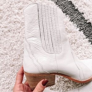 Free People Ivory Frontier Chelsea Cowgirl Boots!!